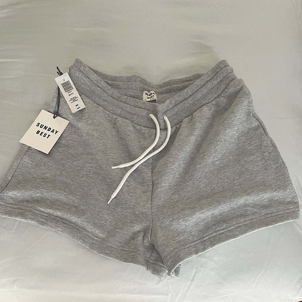Aritzia Sundays Best Betty Shorts - Picture 1 of 1